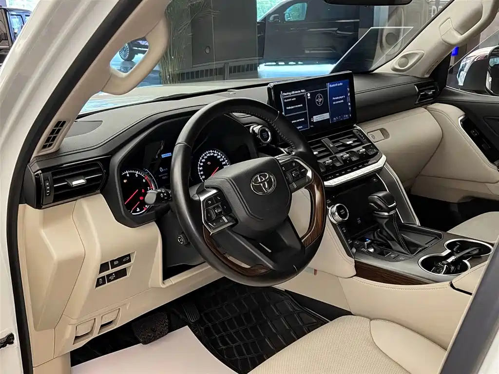 Toyota Land Cruiser 2023 — фото 6