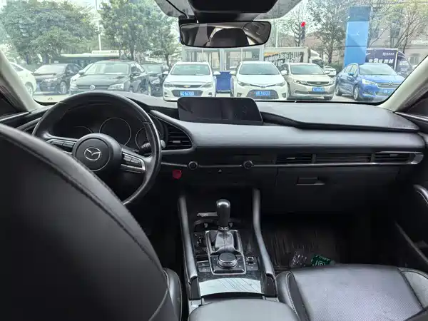 Mazda 3 Axela 2022