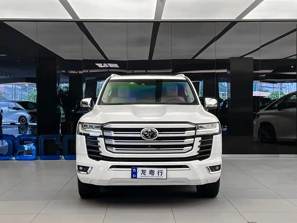 Toyota Land Cruiser 2023 — фото 1
