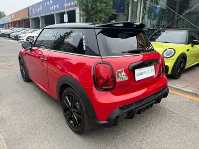 MINI MINI 2024