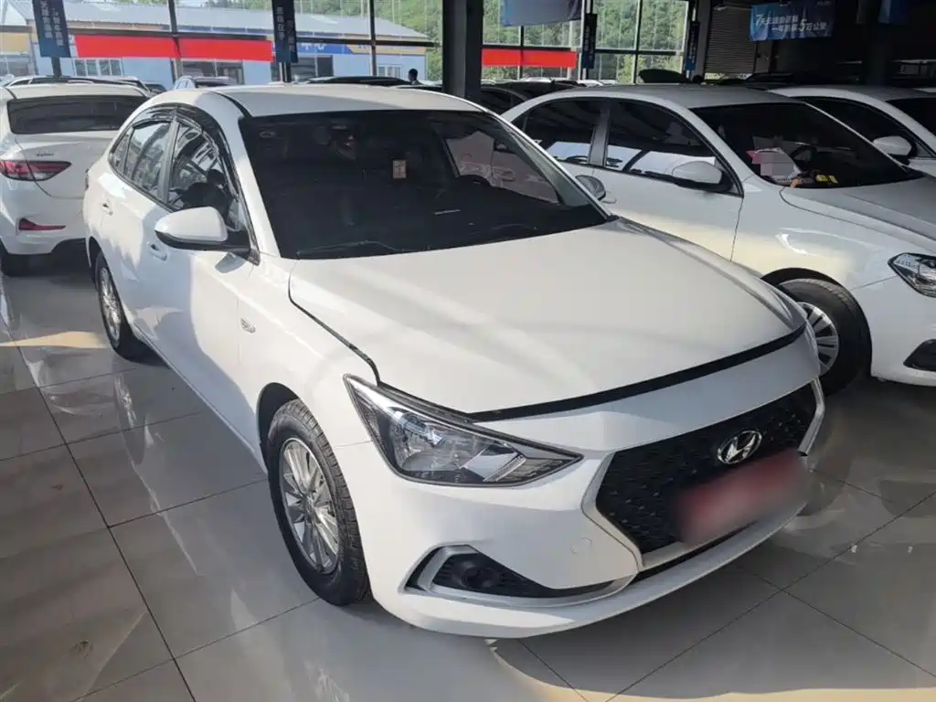 Hyundai Elantra 2018 — фото 4