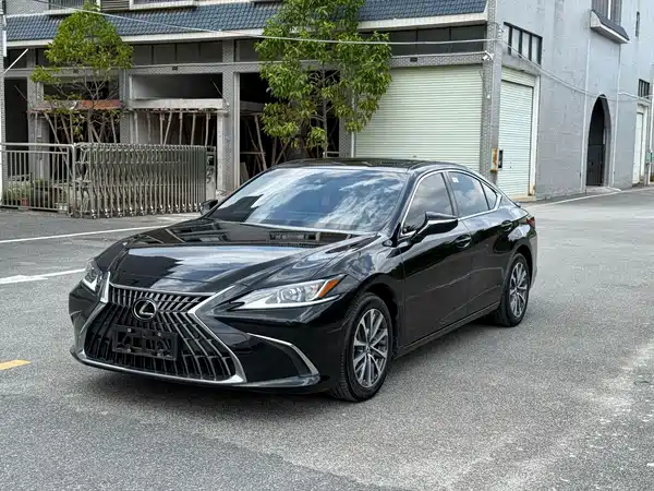 Lexus ES 2024