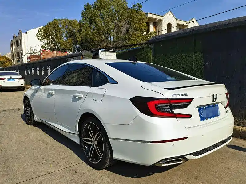 Honda Accord 2022 — фото 14