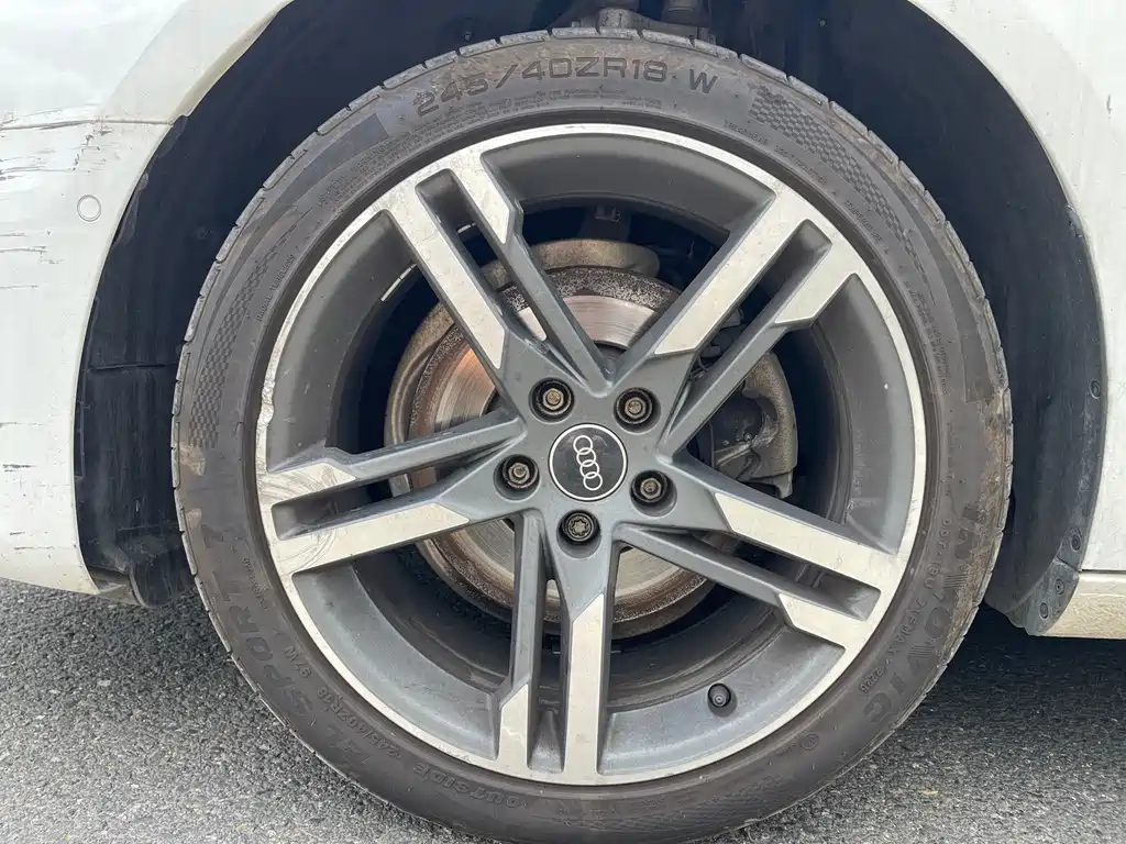 Audi A4L 2023