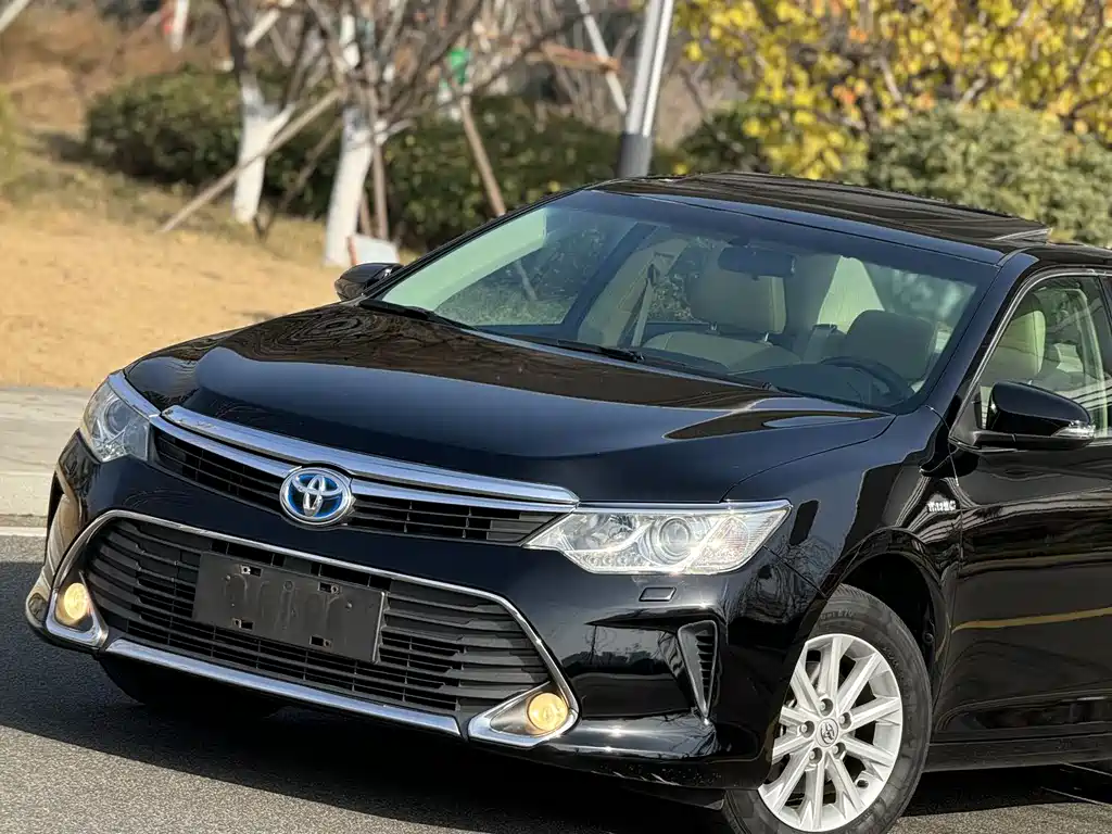 Toyota Camry 2015 — фото 4
