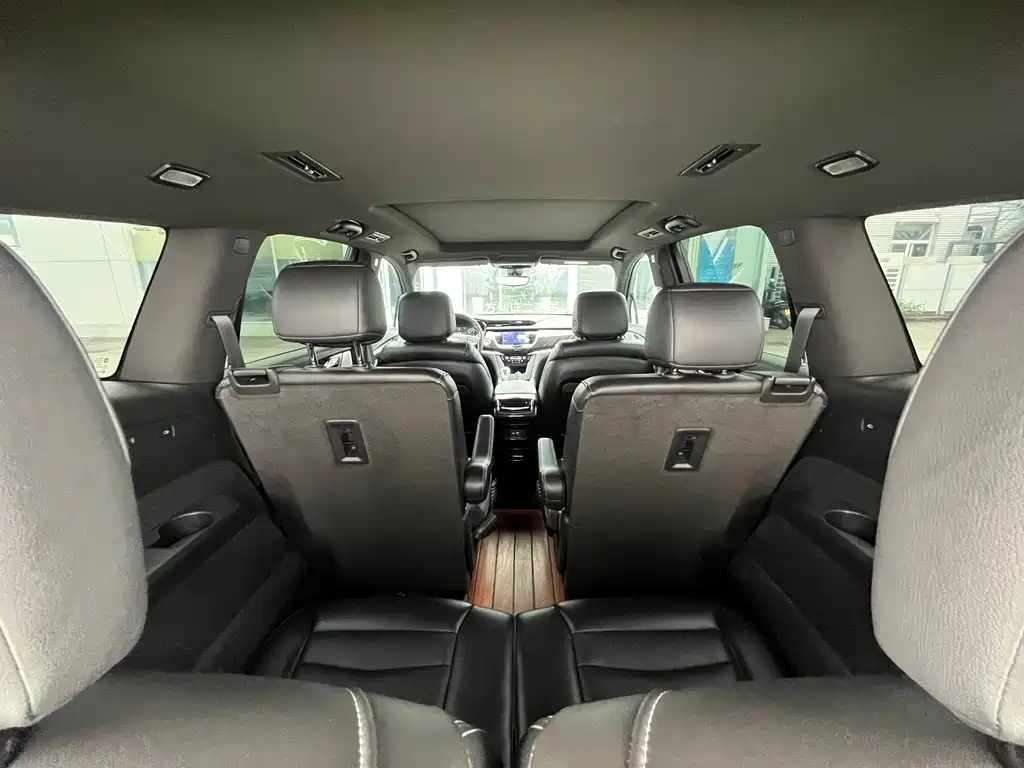 Cadillac XT6 2022 — фото 17