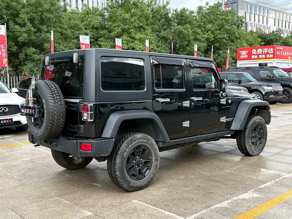 Jeep Wrangler 2014 — фото 6