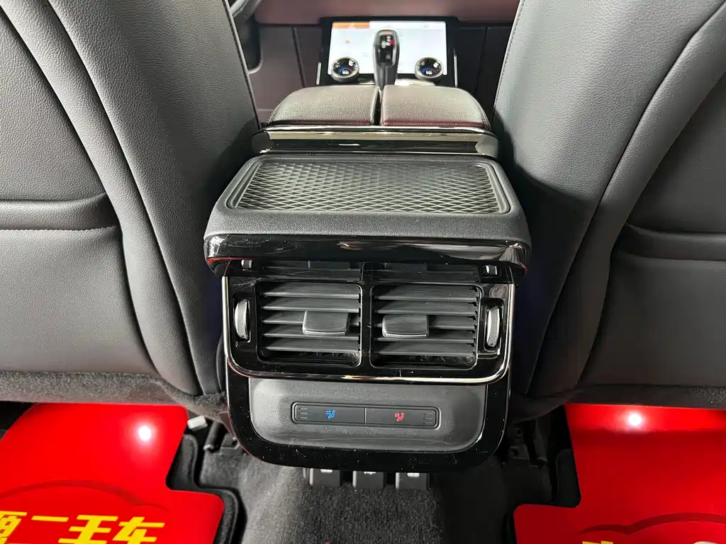 Land Rover Evoque 2023 — фото 12
