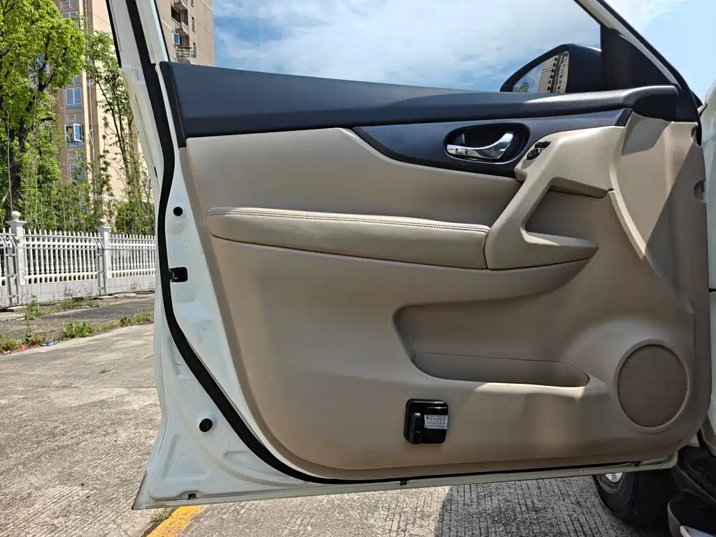 Nissan X-Trail 2015 — фото 22