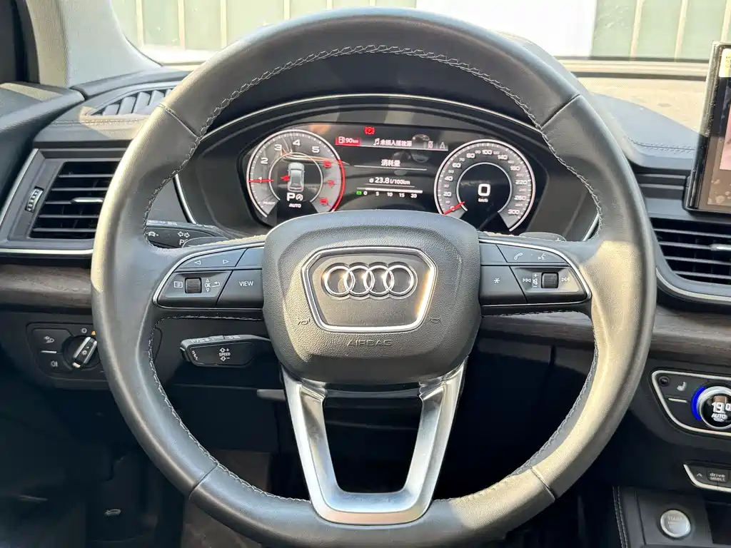 Audi Q5L 2023 — фото 7