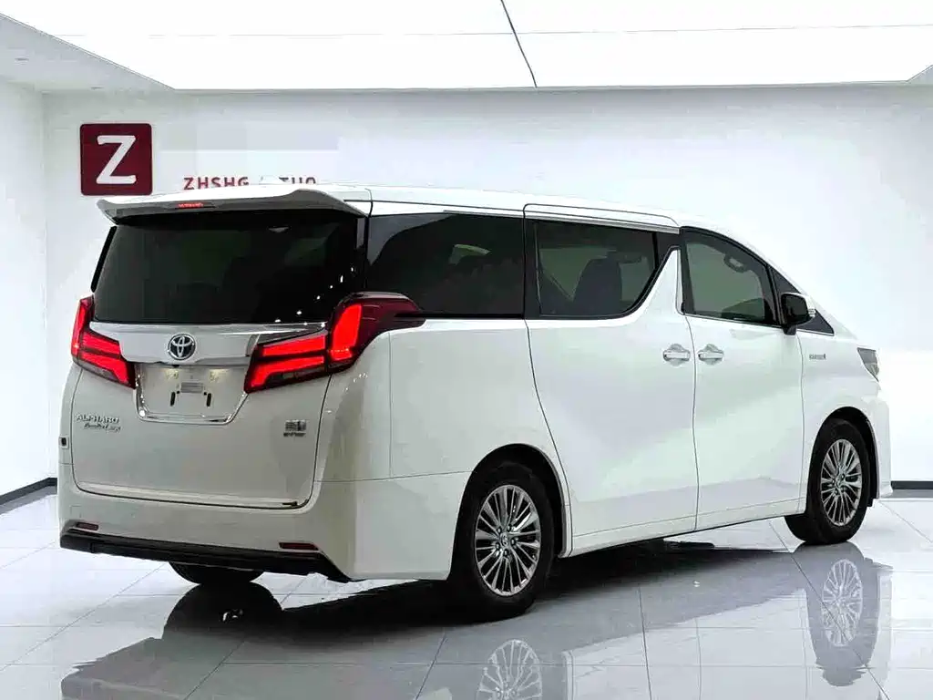 Toyota Alphard 2021 — фото 11