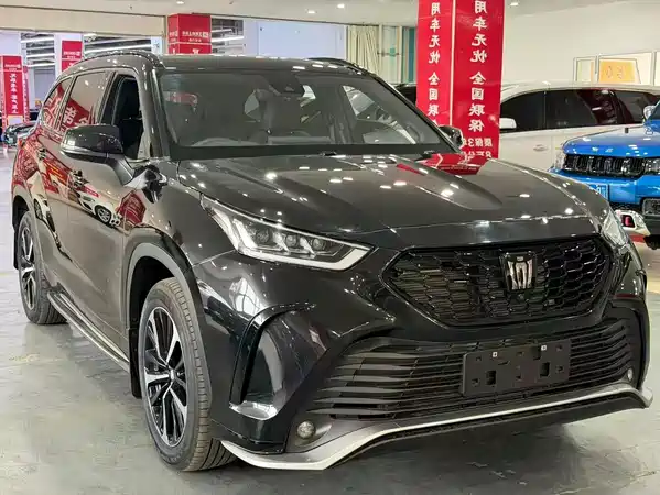 Toyota Crown Kluger 2024