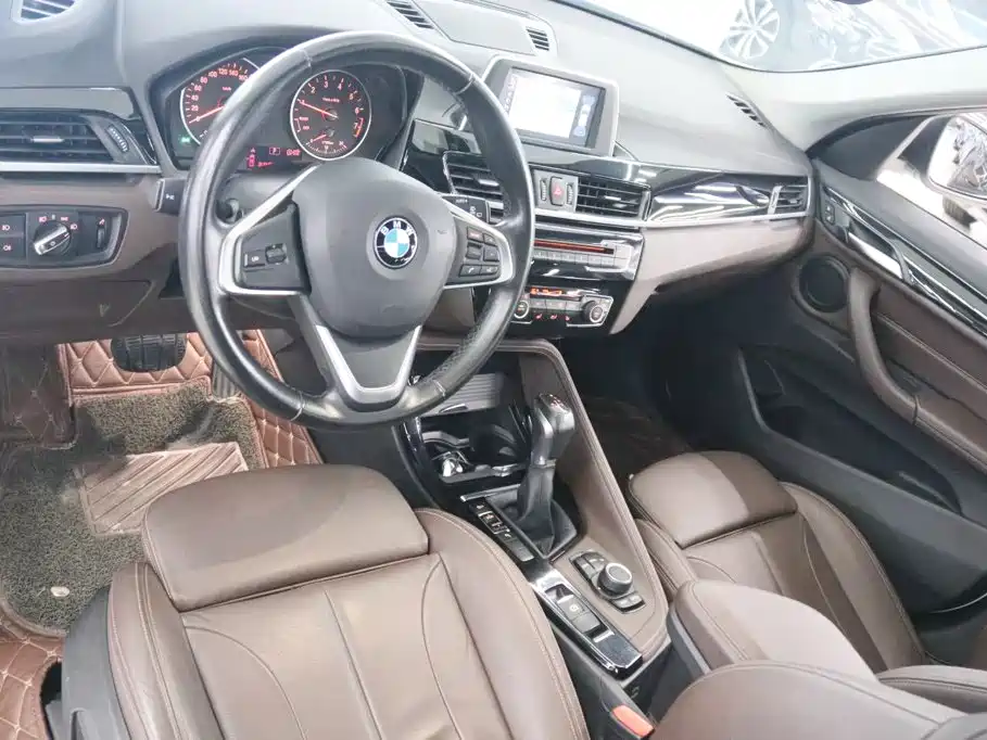 BMW X1 2017 — фото 11