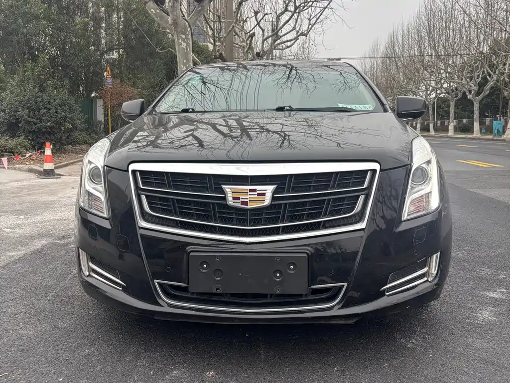 Cadillac XTS 2017 — фото 1