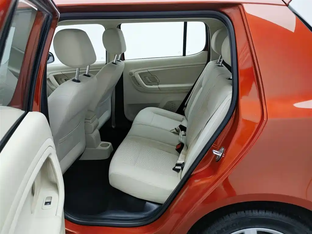 Skoda Fabia 2014 — фото 15