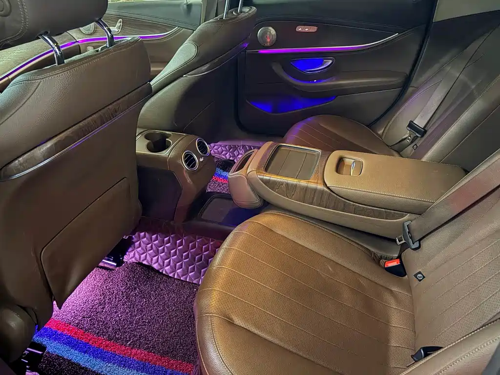 Mercedes-Benz E-Class 2019 — фото 10