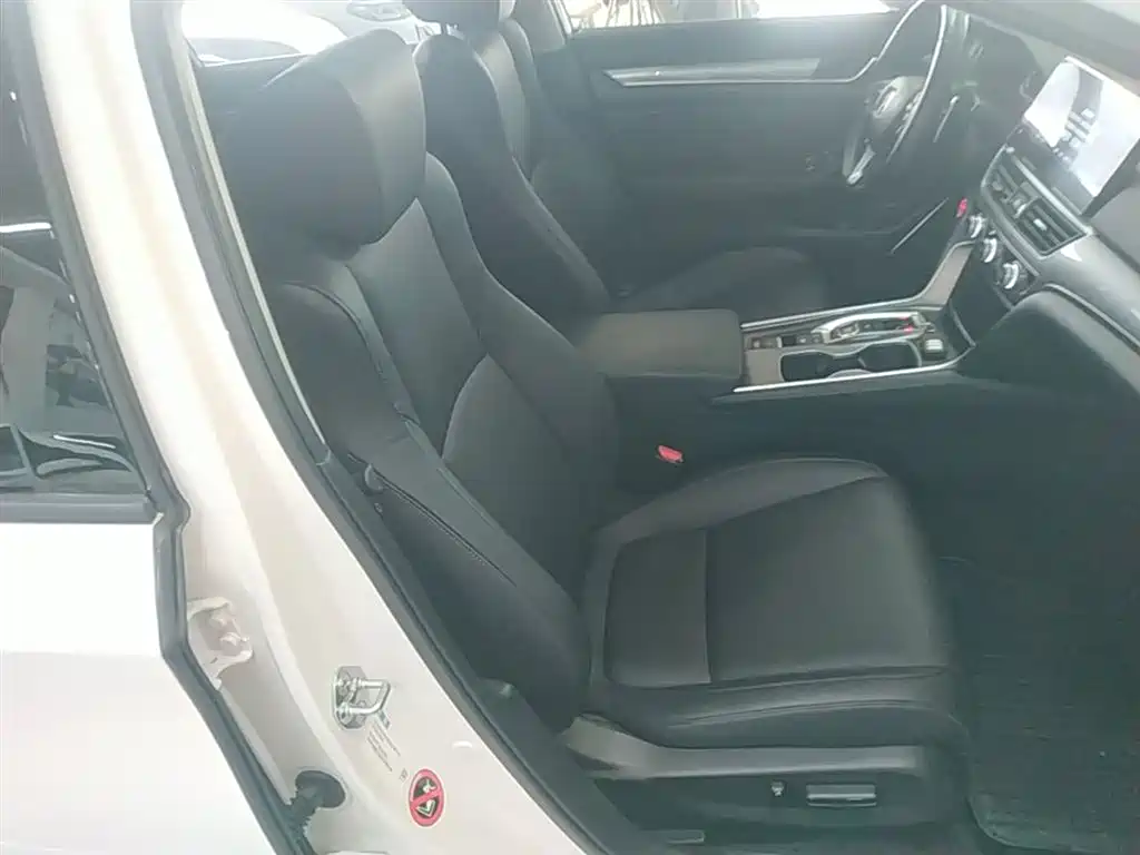 Honda Accord 2023 — фото 20