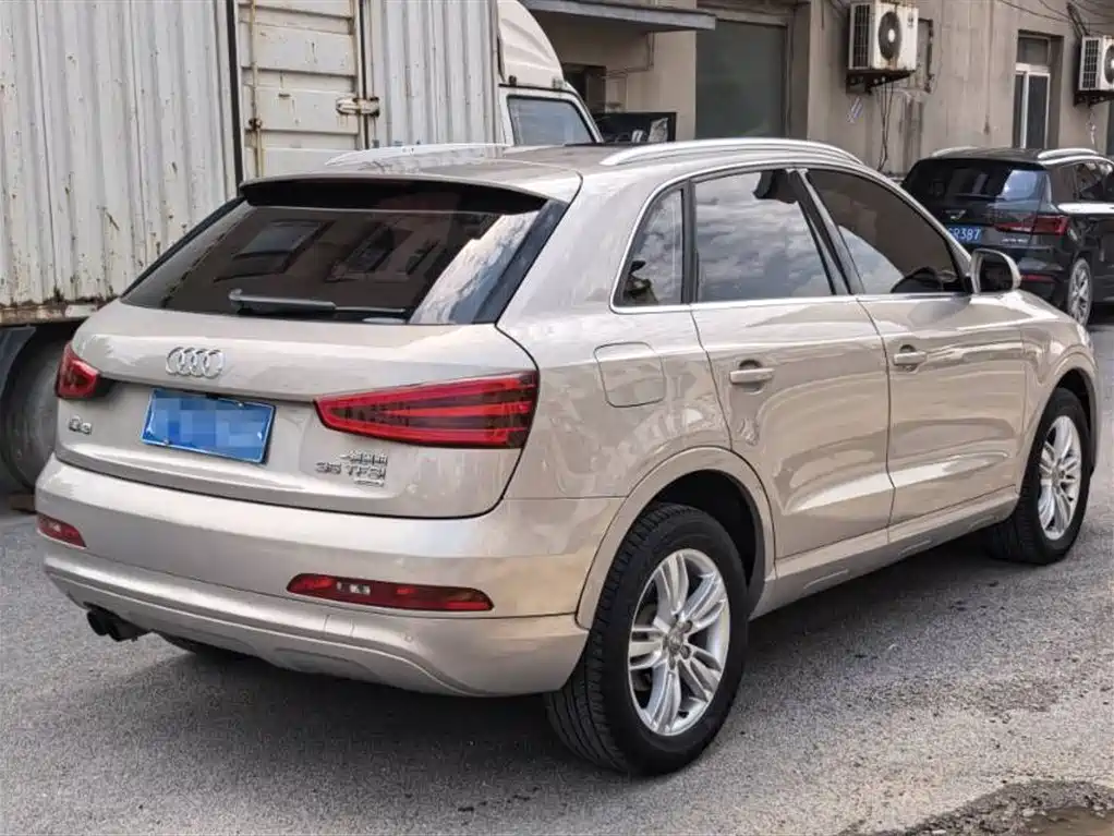 Audi Q3 2015 — фото 8