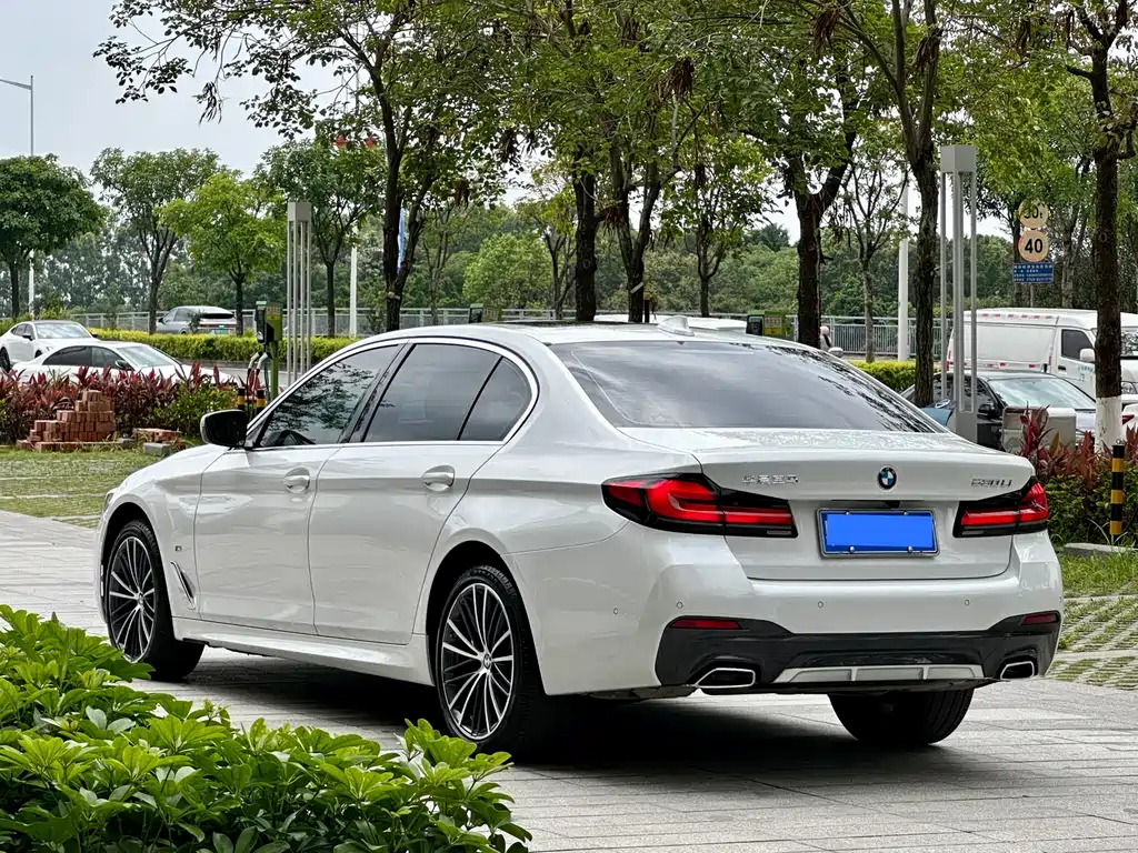BMW 5 Series 2024 — фото 5