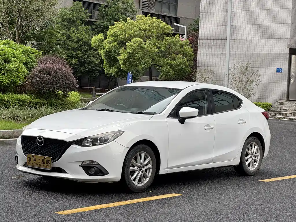 Mazda 3 Axela 2015