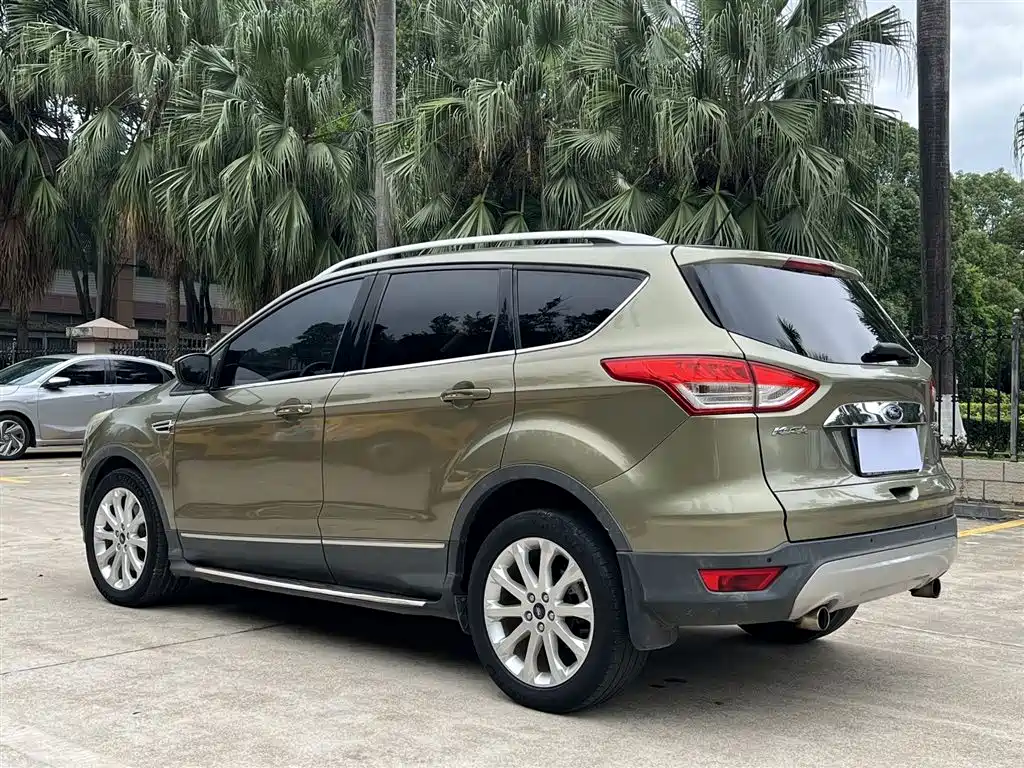 Ford Kuga 2015 — фото 9