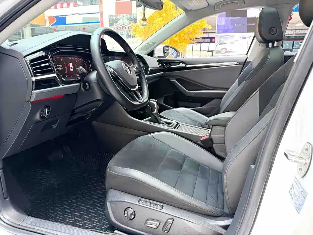 Volkswagen Sagitar 2022