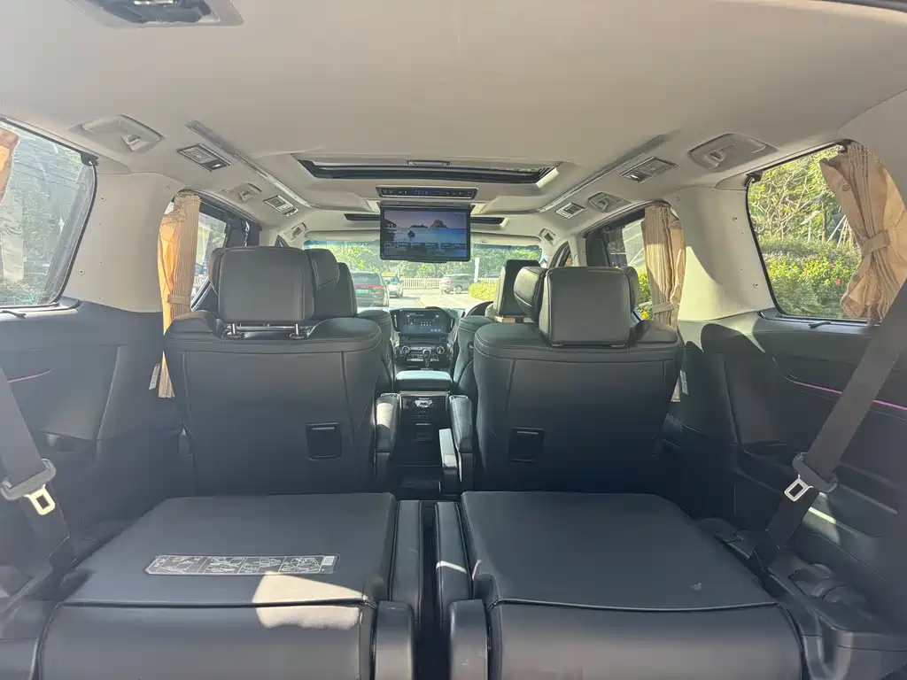 Toyota Vellfire 2018 — фото 9