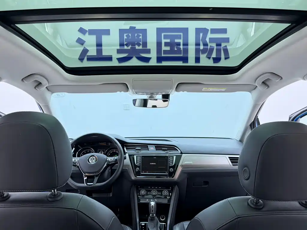 Volkswagen Touran 2021 — фото 17