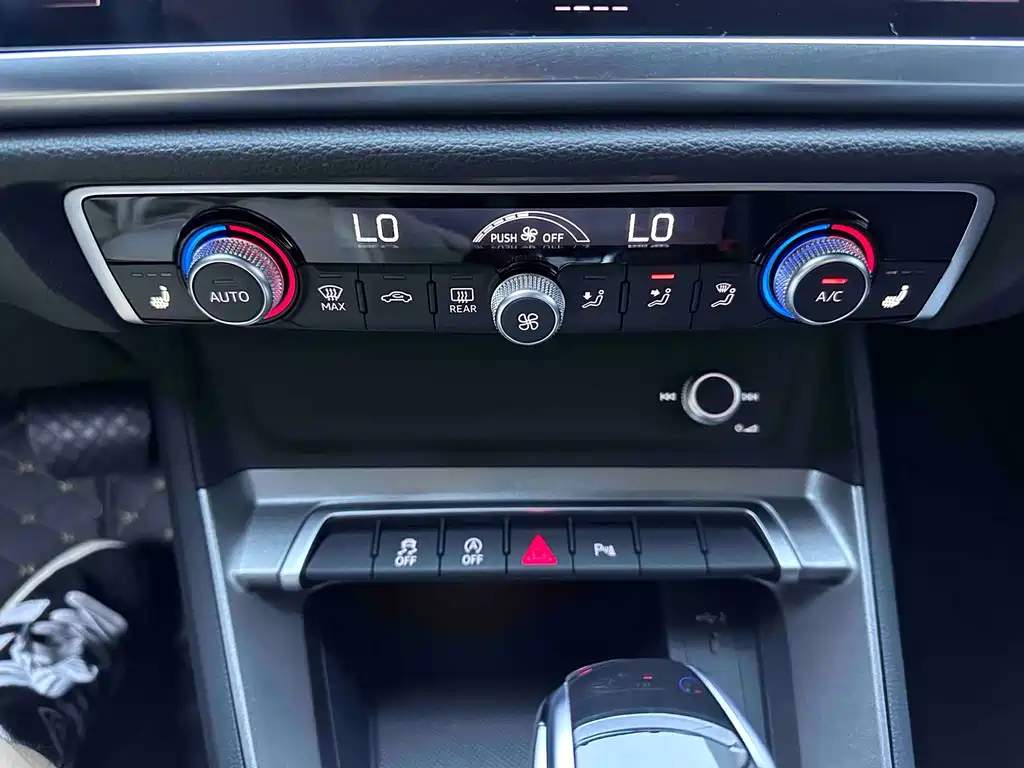 Audi Q3 2023 — фото 14