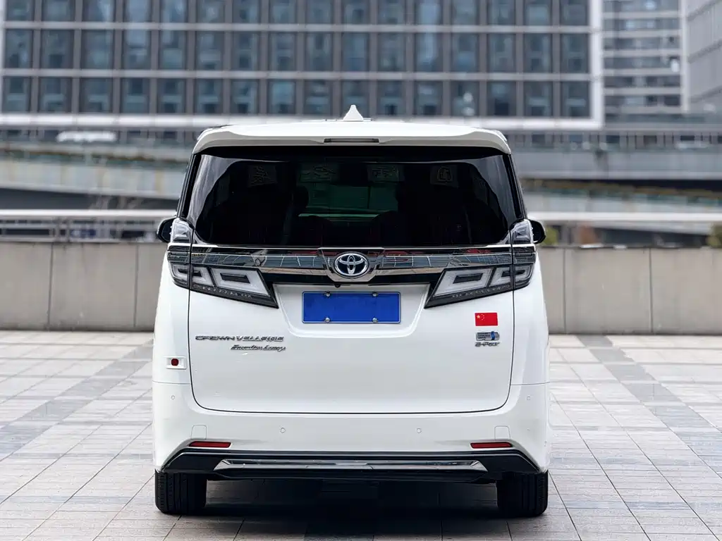 Toyota Vellfire 2022 — фото 6