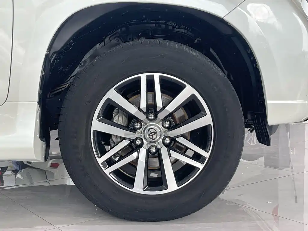 Toyota Prado 2016 — фото 6