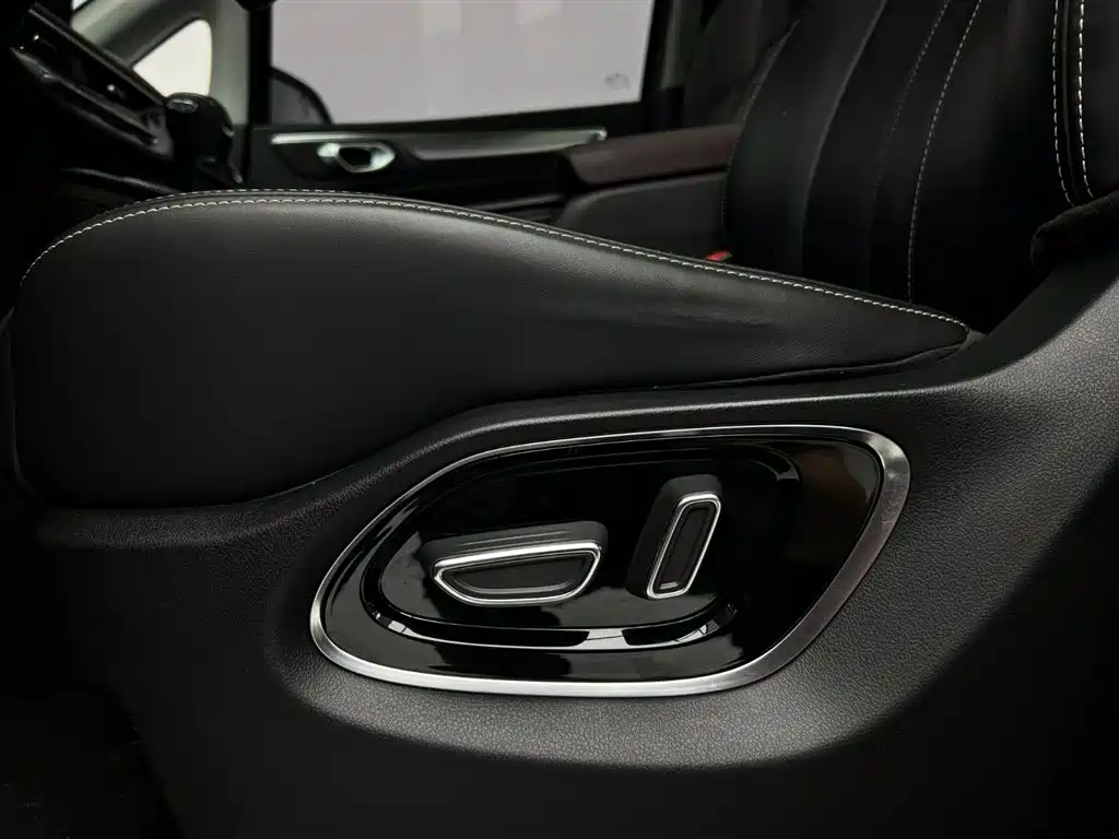 GAC Motor Trumpchi M6 2022 — фото 15