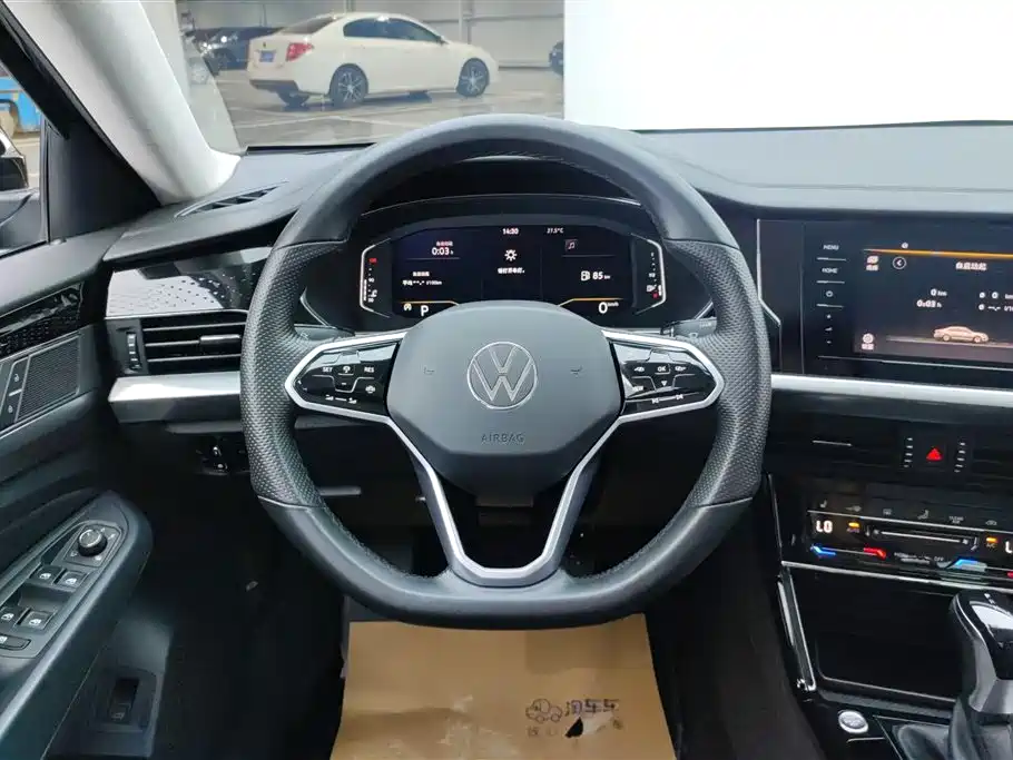 Volkswagen Passat 2023 — фото 15