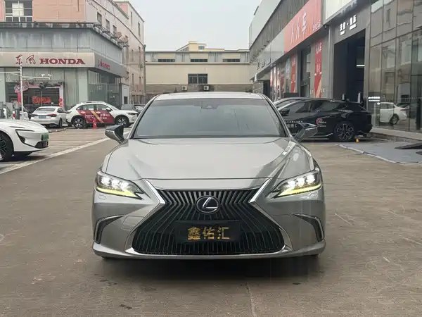 Lexus ES 2018