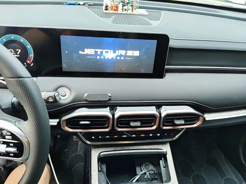 Jetour Jietu X70 PLUS 2021 — фото 13