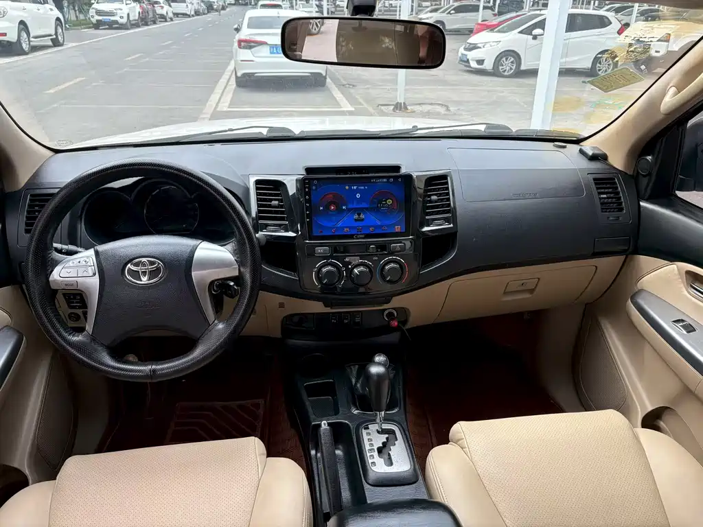 Toyota Fortuner 2015 — фото 5