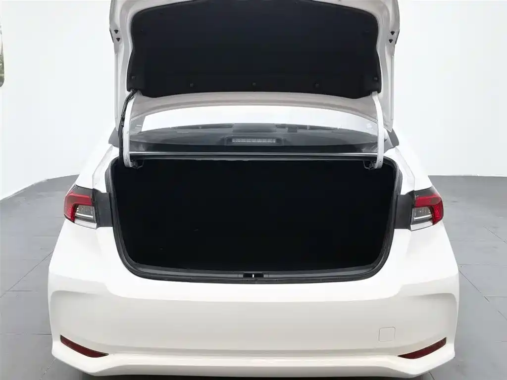 Toyota Corolla 2023 — фото 16
