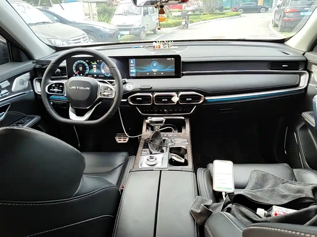 Jetour Jietu X70 PLUS 2021 — фото 10