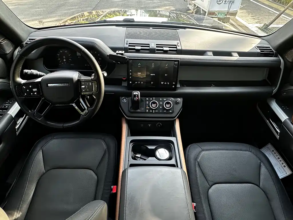 Land Rover Defender 2022 — фото 22