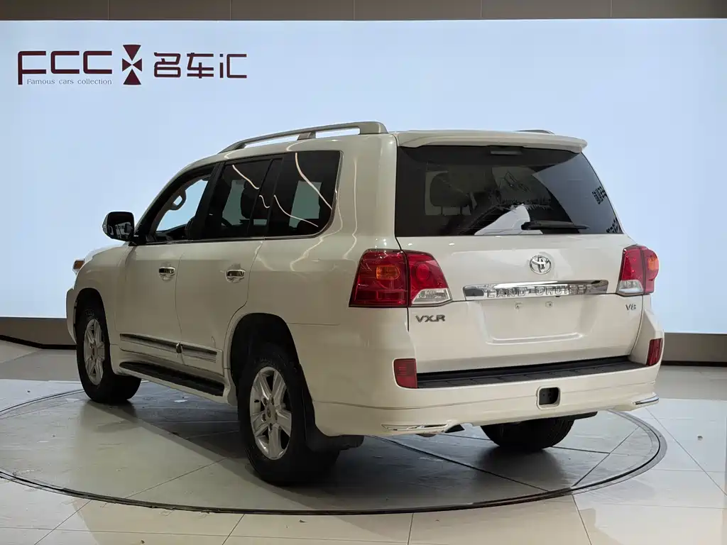 Toyota Land Cruiser 2015 — фото 7