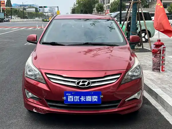 Hyundai Accent 2015