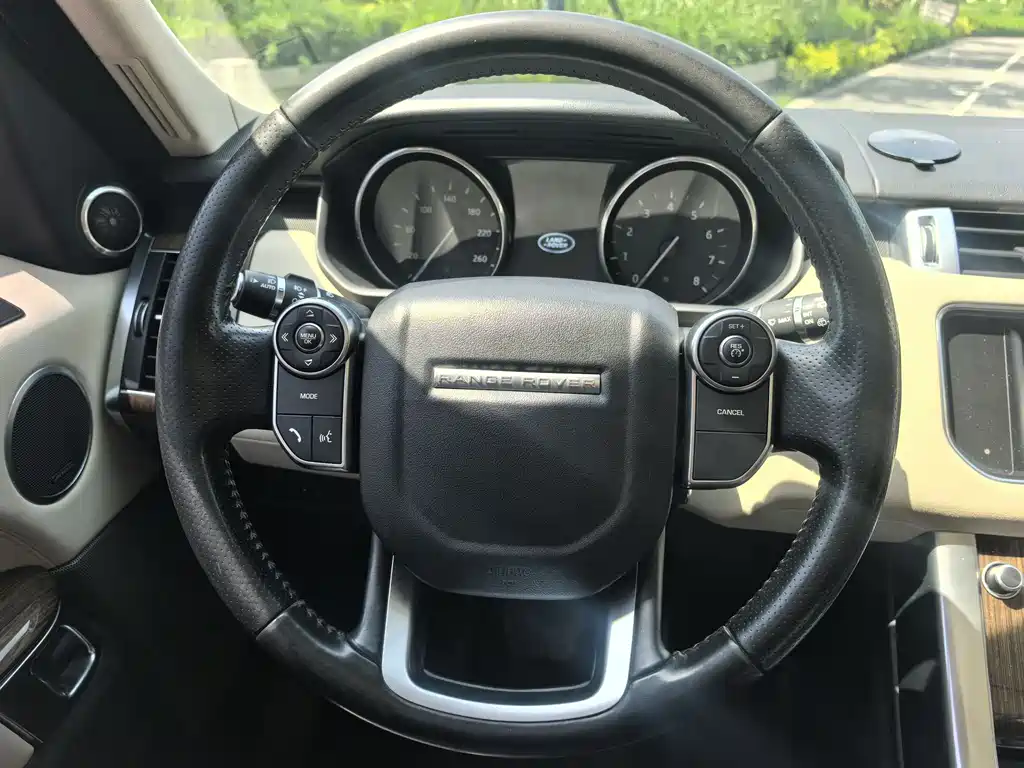 Land Rover Sport 2017 — фото 17