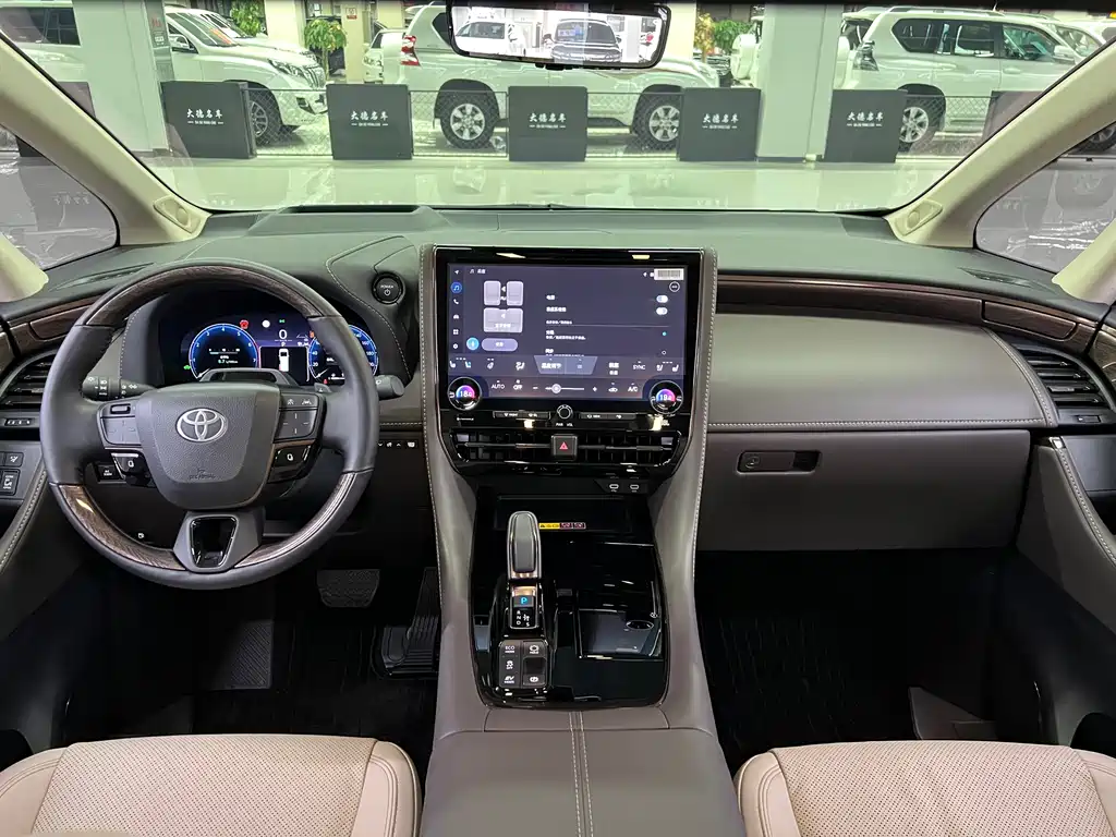 Toyota Alphard 2025 — фото 17