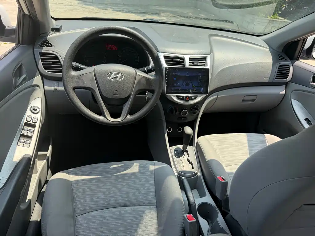 Hyundai Verna 2014 — фото 11