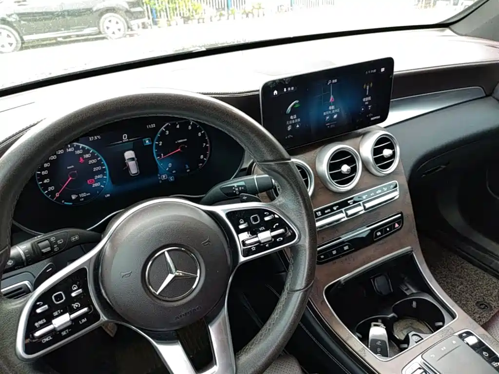 Mercedes-Benz GLC 2020 — фото 14