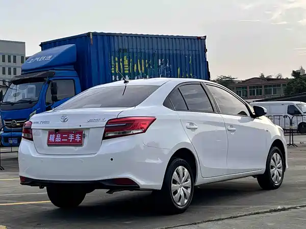 Toyota Yaris L 2020