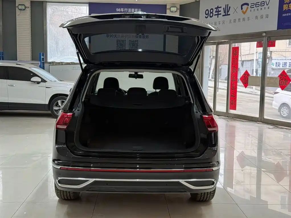 Volkswagen Tiguan L 2023 — фото 23