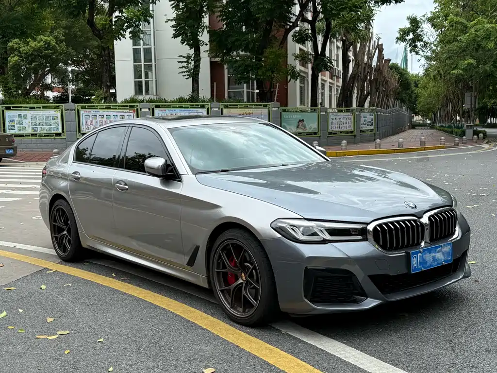 BMW 5 Series 2021