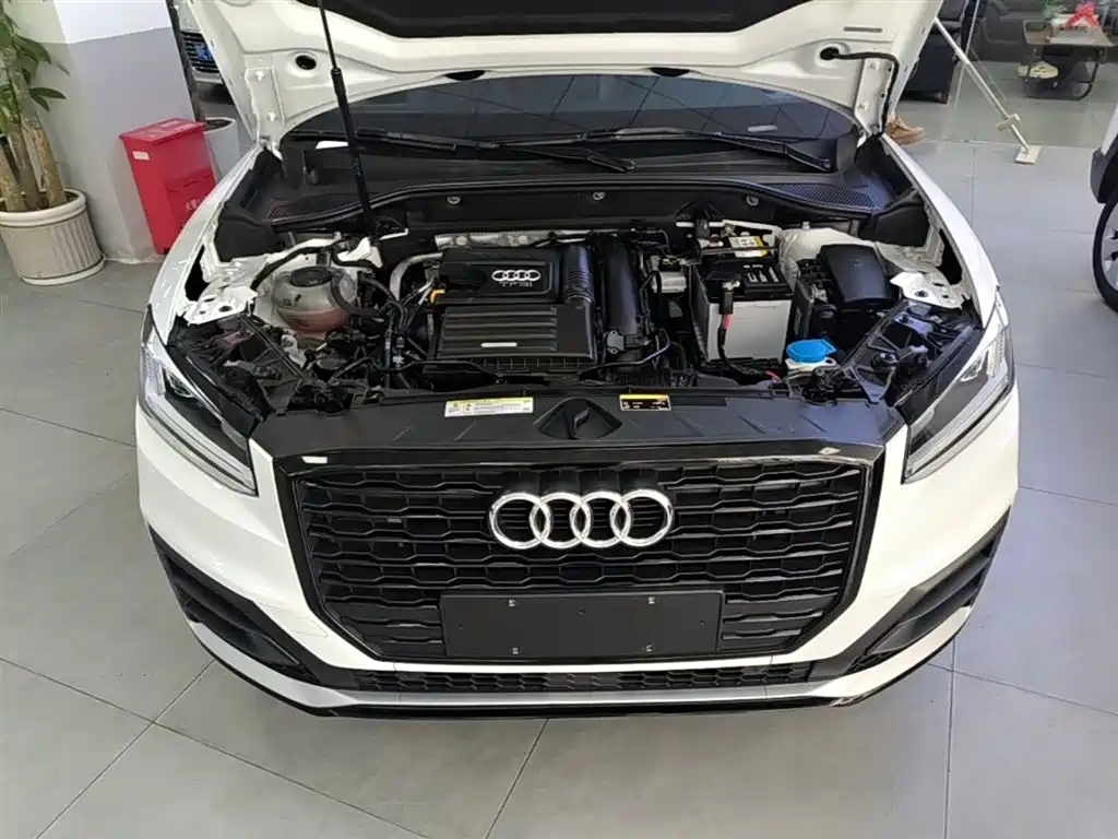 Audi Q2L 2021 — фото 20
