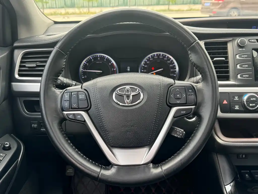 Toyota Highlander 2016 — фото 10